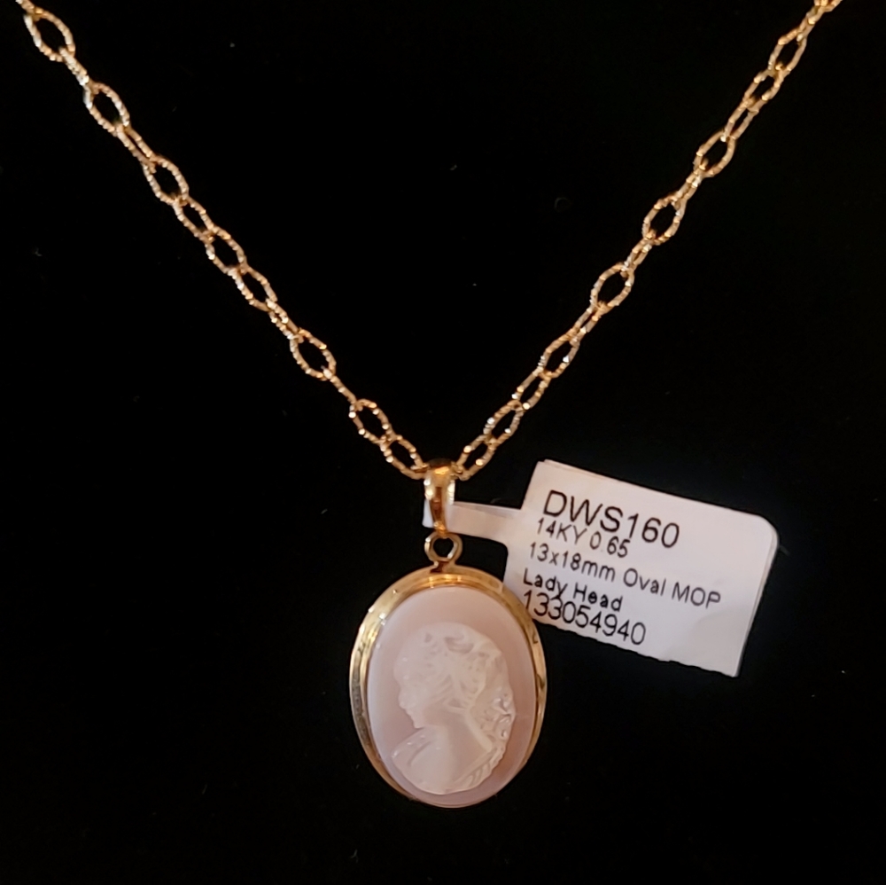 14K Solid Italian Yellow Gold Mother of Pearl Lady Head Necklace